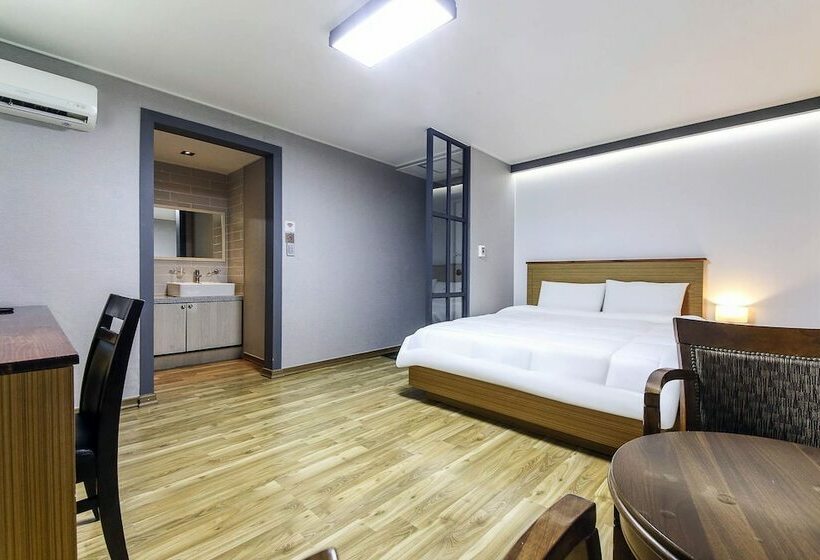 디럭스 룸, Gyeongpodae The Hotel Business