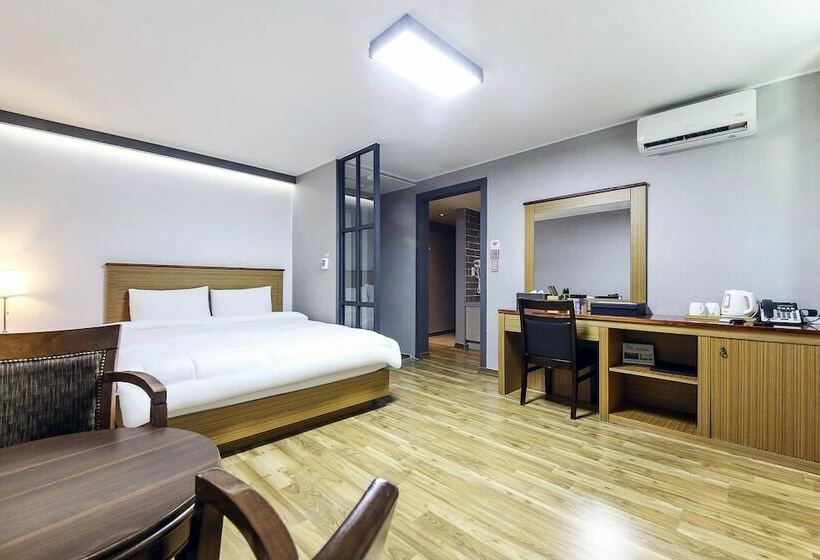 디럭스 룸, Gyeongpodae The Hotel Business