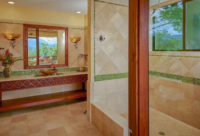 سوییت با چشم‌انداز کوه, Sleeping Giant Rainforest Lodge