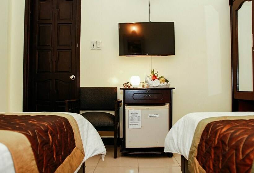 اتاق لوکس, Dmz Hostel