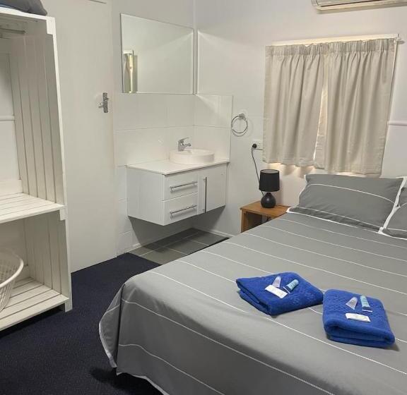 Номер Стандарт, Injune Motel