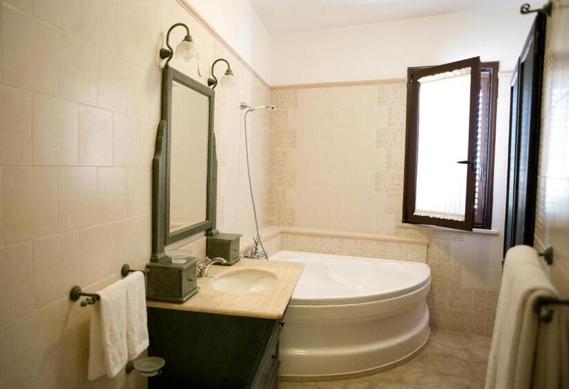 Четырехместный Номер Стандарт, B&b Nilosira