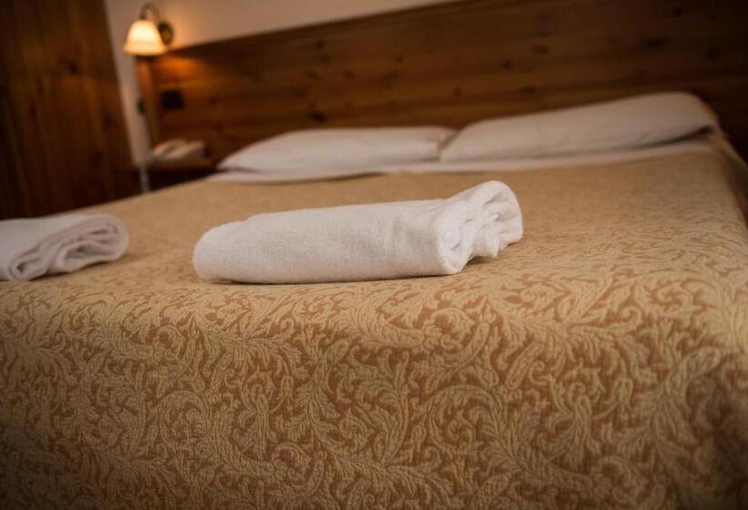 Четырехместный Номер Стандарт, Albergo Meublè Vecchio Scarpone