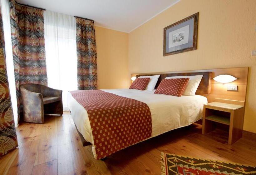 Номер Стандарт, Bouton D Or   Courmayeur