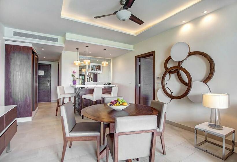Deluxe Suite Sea View, Grand Lido Negril Aunaturel, An Autograph Collection Allinclusive Resort  Adults Only