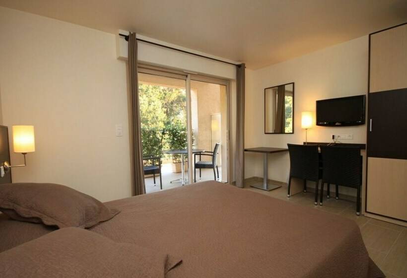 Номер Комфорт, Hôtel Et Résidence Costa Rossa