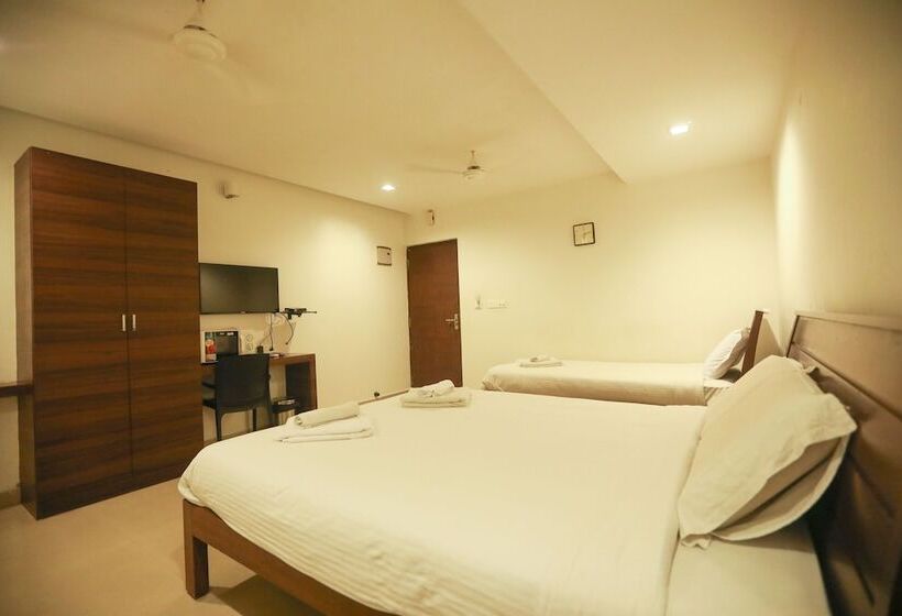 Трехместный Номер Deluxe, Ulo Aravindar Residency