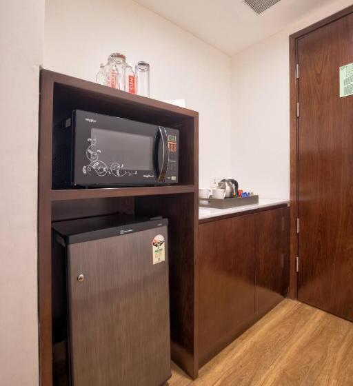 标准工作室, Courtyard By Marriott Surat