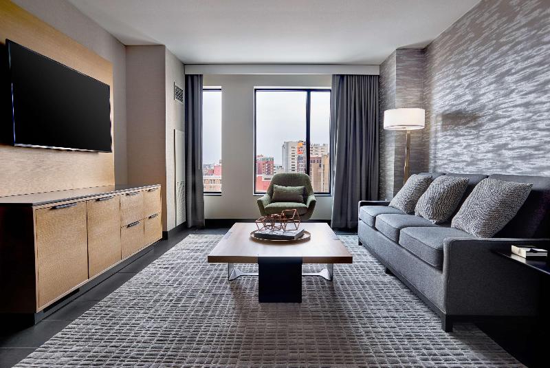 전망 스위트, Hilton Des Moines Downtown
