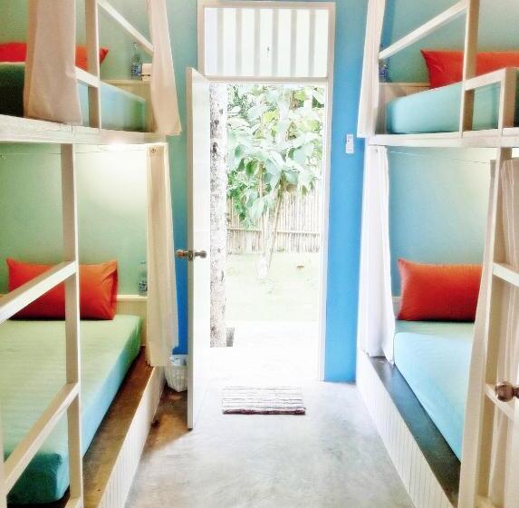 تختخواب در اتاق مشترک, Glur Hostel