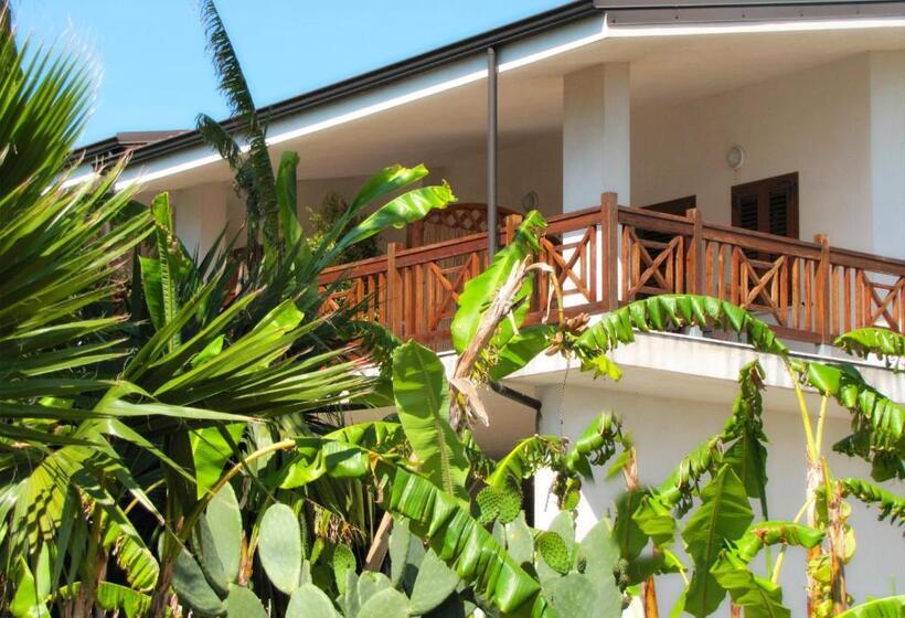 Номер Стандарт Вид на Сад, Tonicello Hotel Resort & Spa
