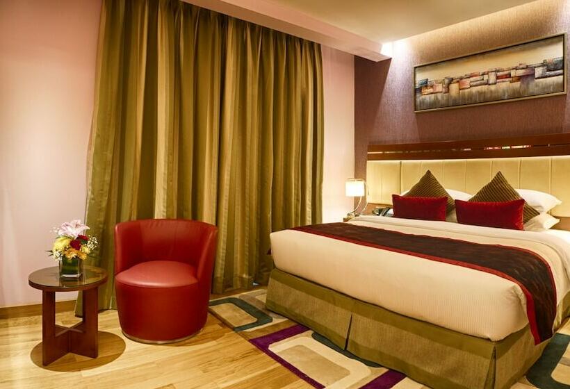Полулюкс, Rose Park Hotel   Al Barsha, Opposite Metro Station