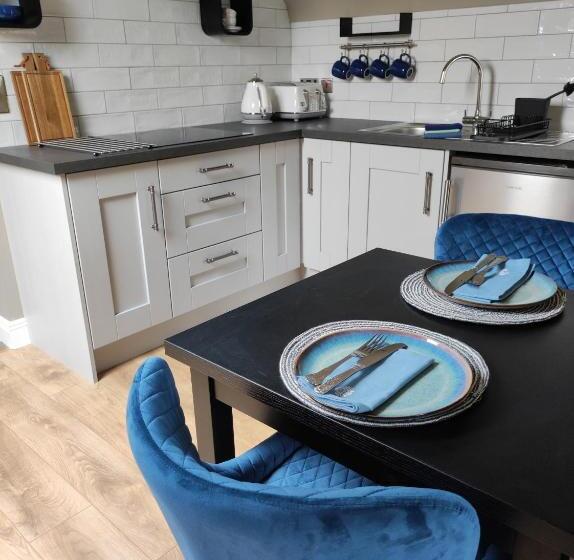 Полулюкс, Apartments At Ballinsheen House & Gardens