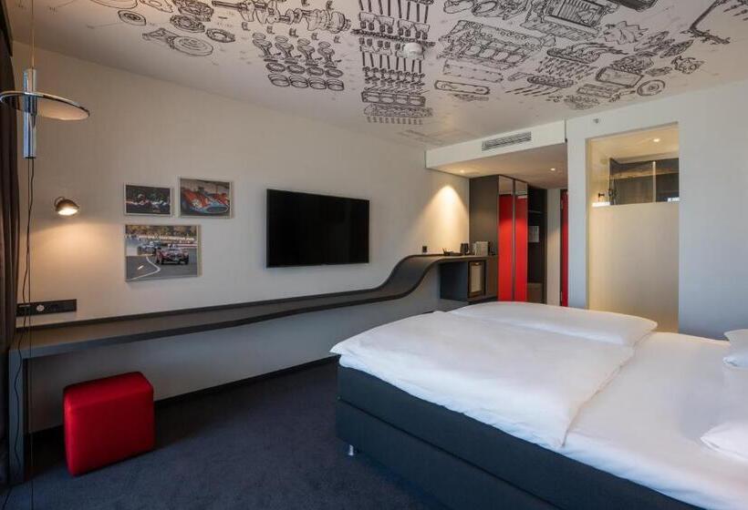 Номер Superior, V8 Hotel Köln At Motorworld