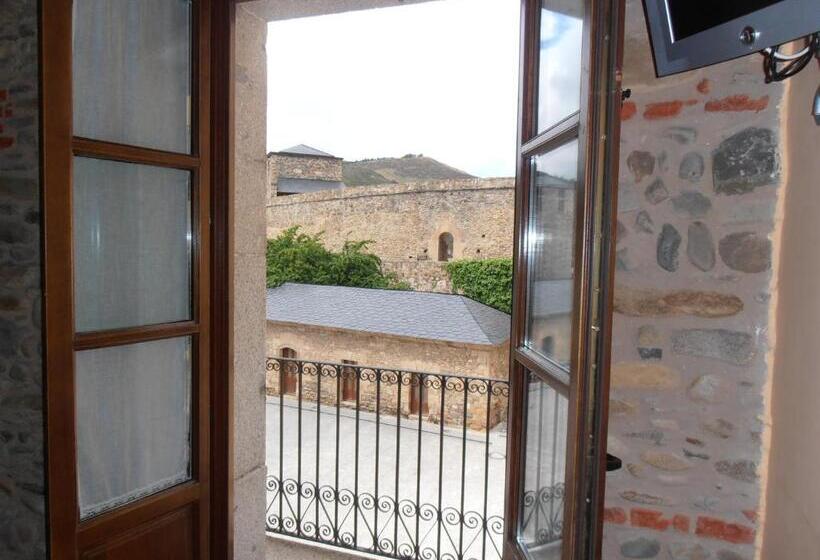 Номер Стандарт, Hostal Virgen De La Encina