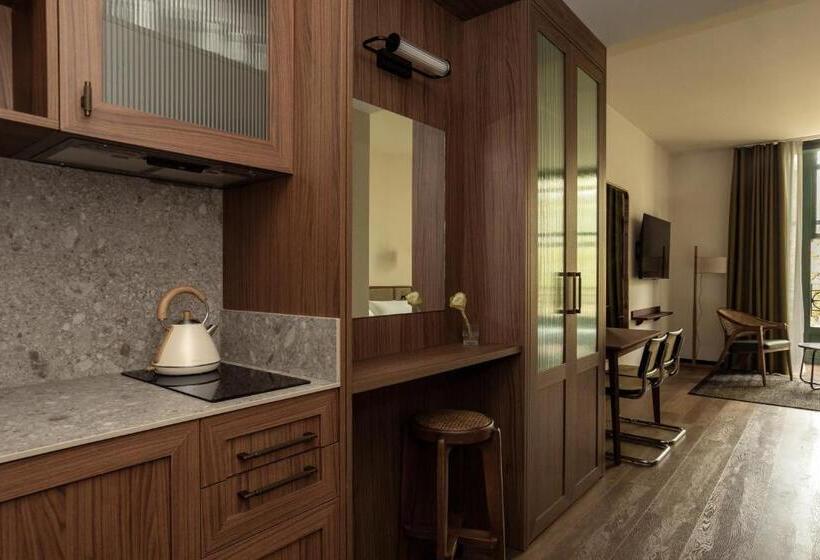 Студио Стандарт Вид на Сад, Batimont Suites & Apartments