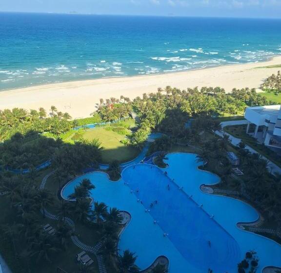 اتاق لوکس با چشم‌انداز دریا, The Western Seaview Cam Ranh Condotel