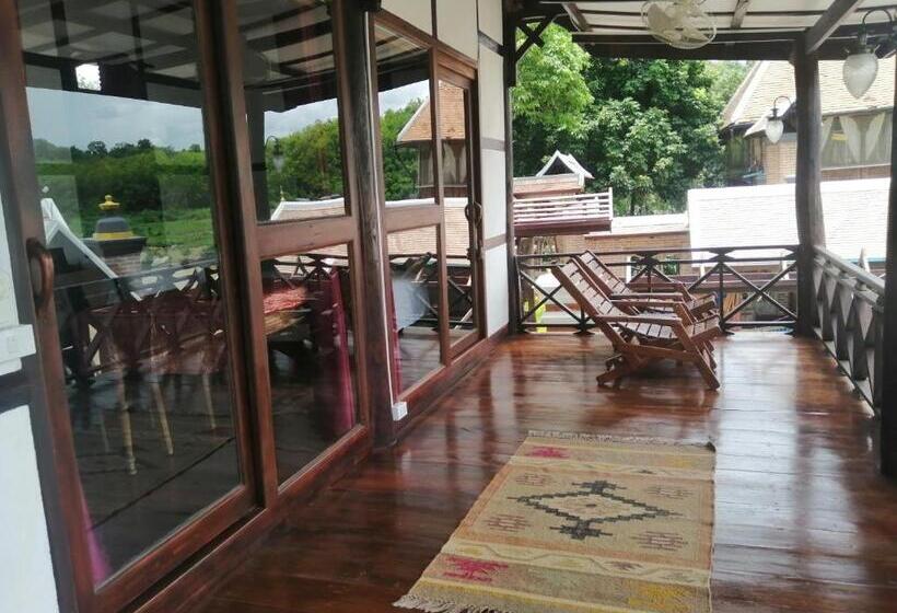 디럭스 방갈로, Chateau Orientale Resort