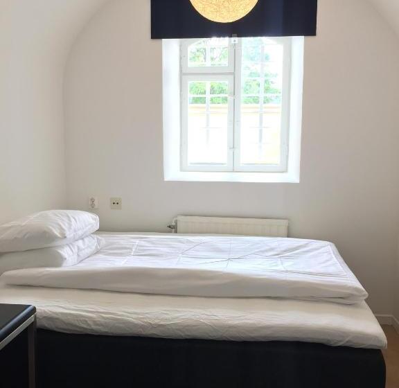 اتاق استاندارد با سرویس بهداشتی مشترک, Waterside Mariestad