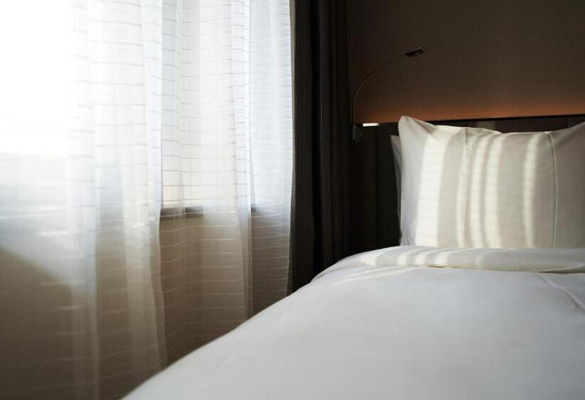 Люкс, Holiday Inn & Suites Shin Osaka, An Ihg