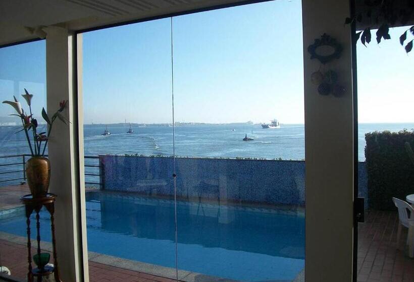 سوئیت با تخت بزرگ, Hospedagem Sol E Mar
