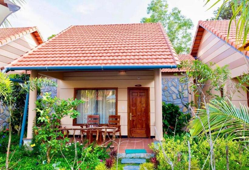 اتاق استاندارد با تخت بزرگ, Golden Topaz Phu Quoc Resort