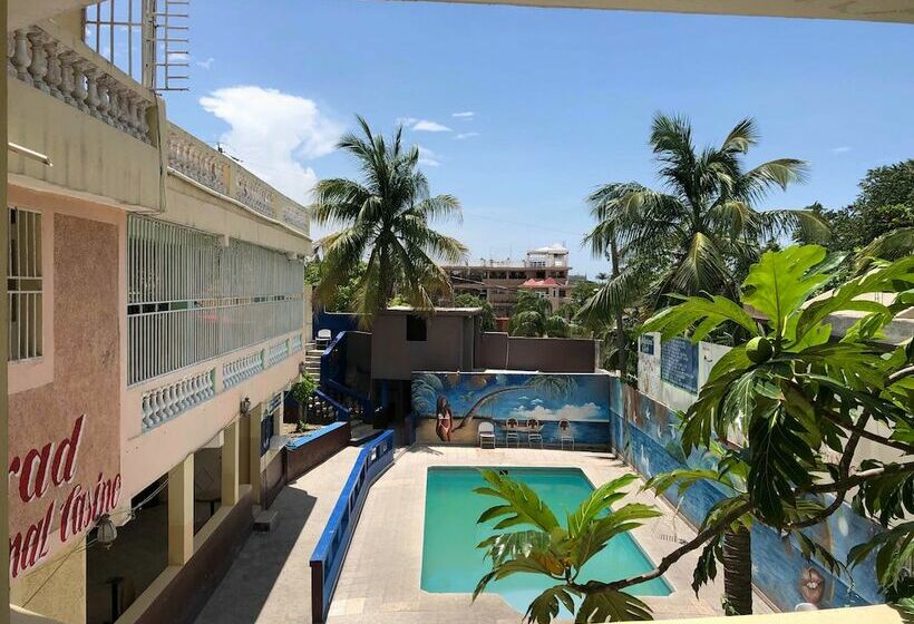 سوییت با چشم‌انداز استخر, Detente Du Cacique Villa