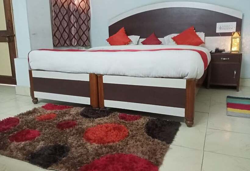 Номер Deluxe, Raja
