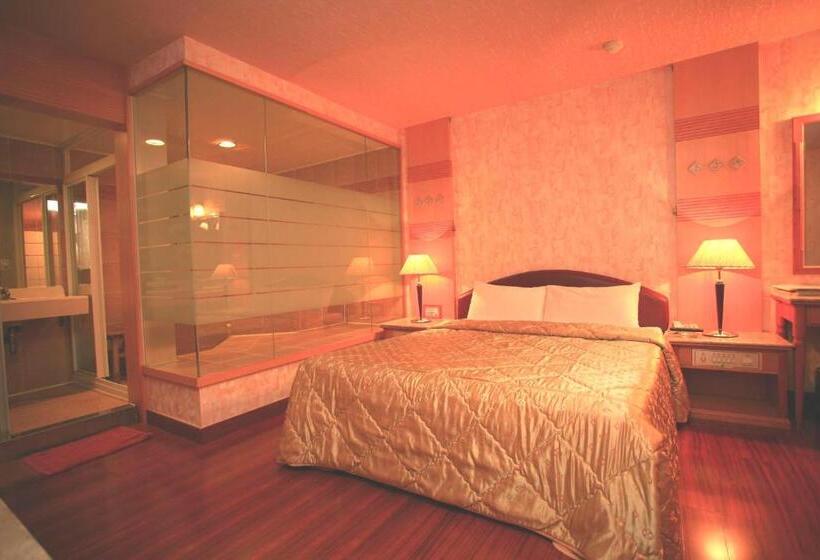 اتاق استاندارد با وان آب گرم, Paiwei Motel