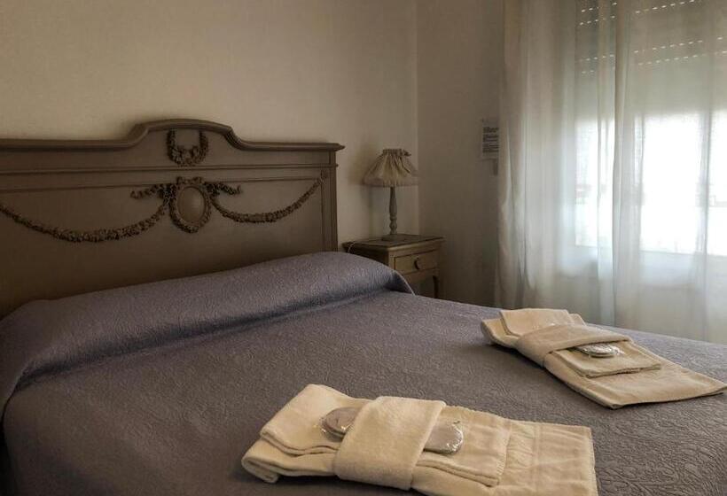 Номер Superior с Балконом, City Garden Guest House