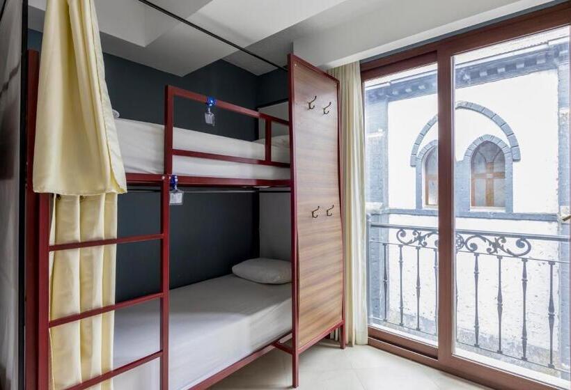 Кровать в Общей Комнате, Socialtel Baños   Formerly Selina Baños