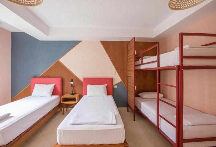 Семейный Номер, Socialtel Baños   Formerly Selina Baños