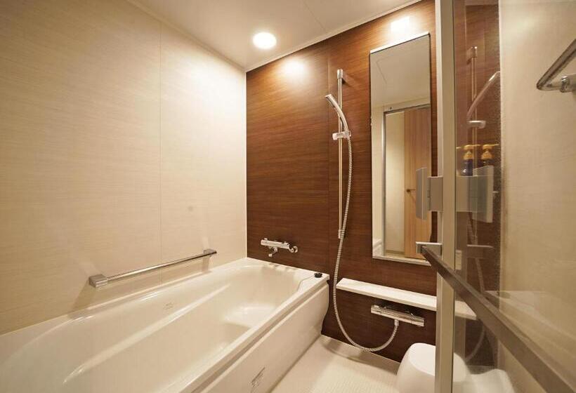 חדר סטנדרט לשלושה, The Square Hotel Yokohama Minatomirai
