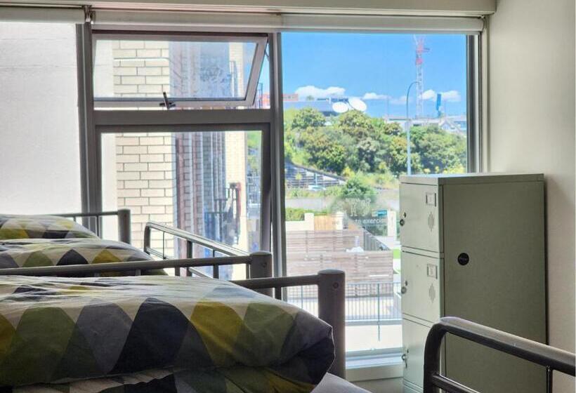 تختخواب در اتاق مشترک, Newton Lodge Auckland