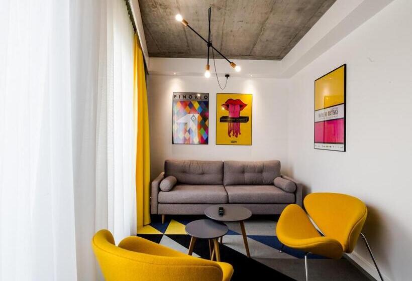 Family Suite, Lwowska 1