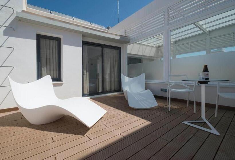 1 Bedroom Penthouse Apartment, Apartamentos Maier