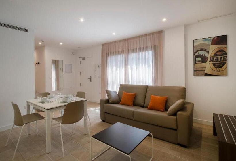استودیوی استاندارد, Apartamentos Maier