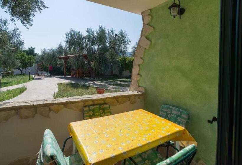 آپارتمان 1 خوابه, Borghetto Tio Pepe