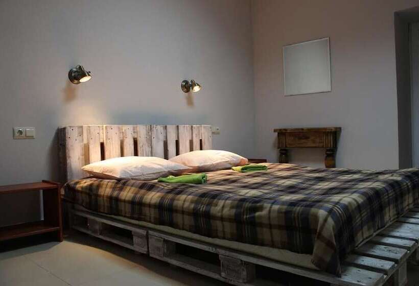 Номер Стандарт, Origin Hostel