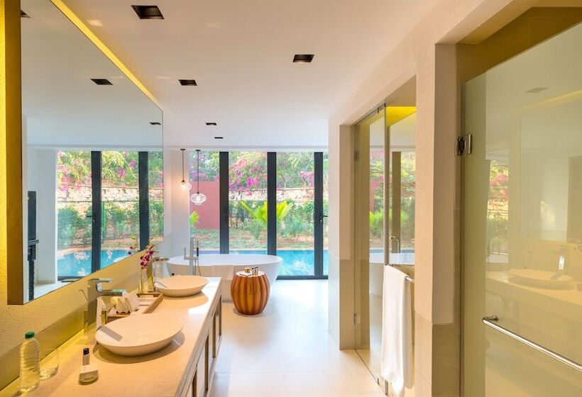 سوییت با استخر, Azaya Beach Resort