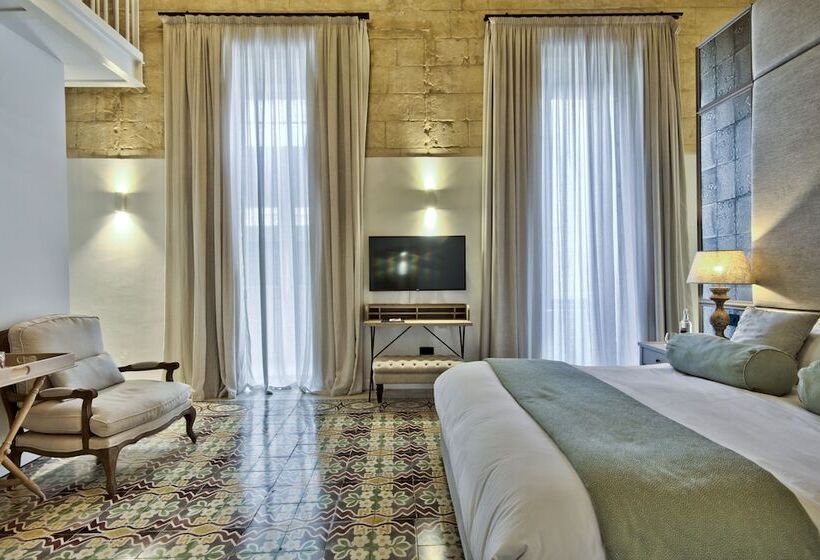 سوییت, 66 Saint Paul S & Spa
