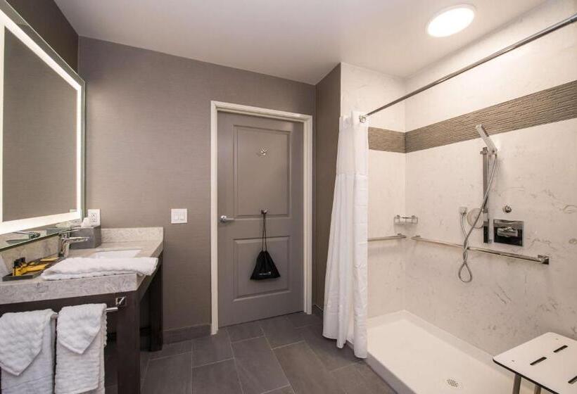 Люкс Адаптированный для Инвалидов, Best Western Plus Temecula Wine Country Hotel & Suites