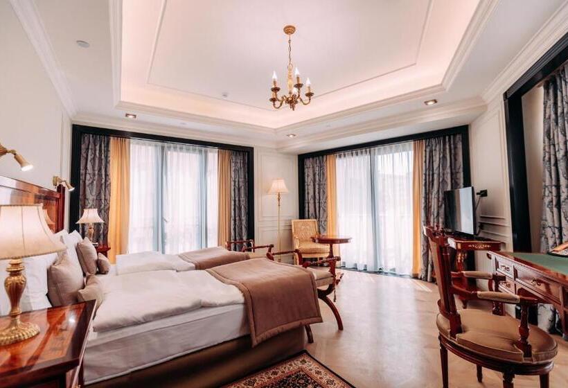 주니어 스위트, Golden Palace Hotel Yerevan
