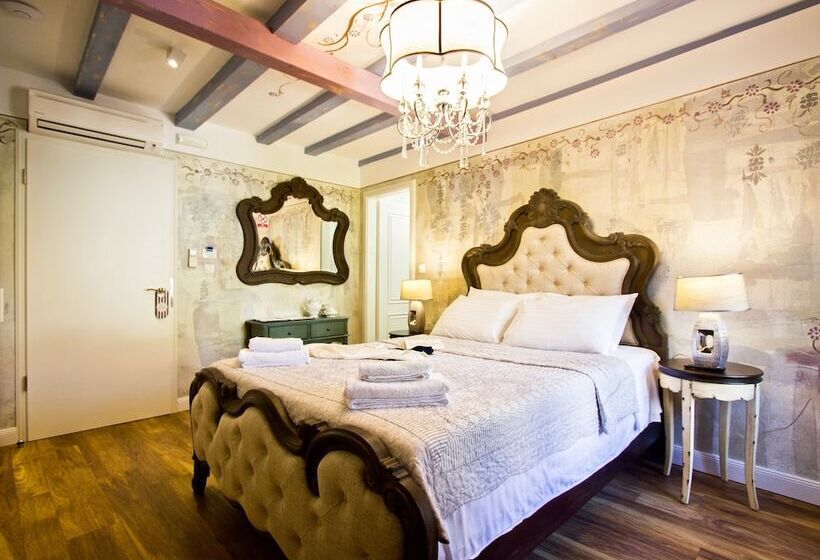 디럭스 룸, Plaza Marchi Old Town   Mag Quaint & Elegant Boutique Hotels