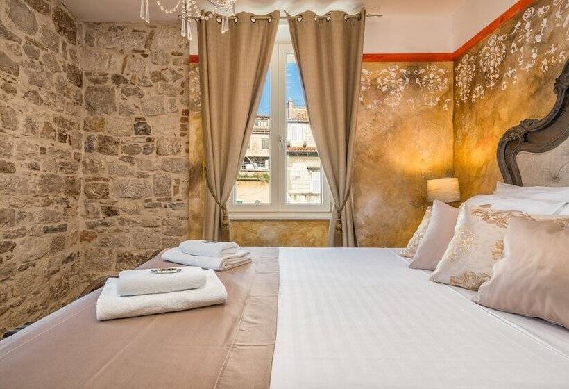 디럭스 룸, Plaza Marchi Old Town   Mag Quaint & Elegant Boutique Hotels