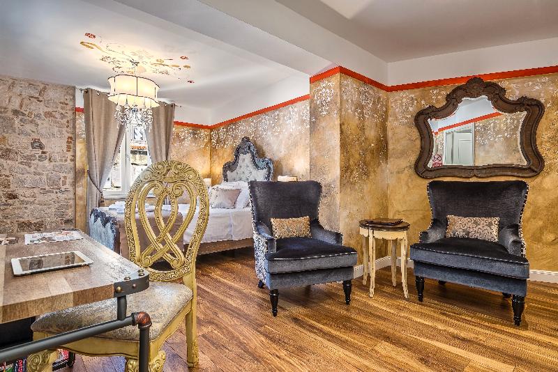 디럭스 룸, Plaza Marchi Old Town   Mag Quaint & Elegant Boutique Hotels