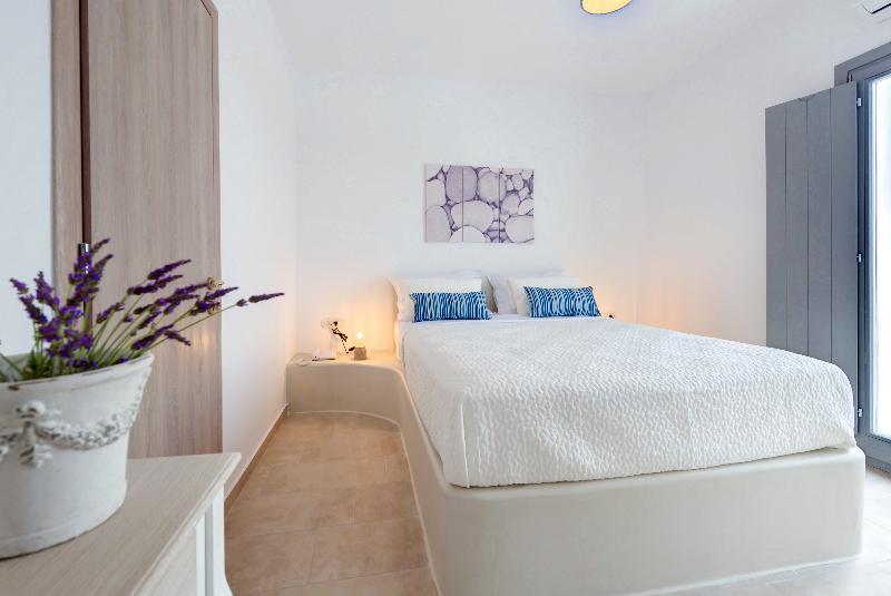 Люкс с Бассейном, White Harmony Suites