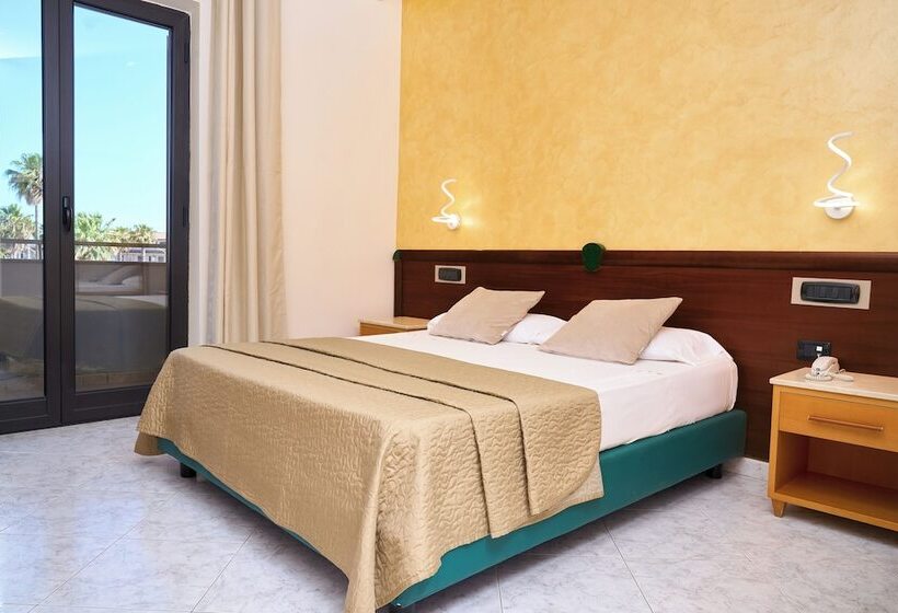 غرفة قياسية ثلاثية, Miramare