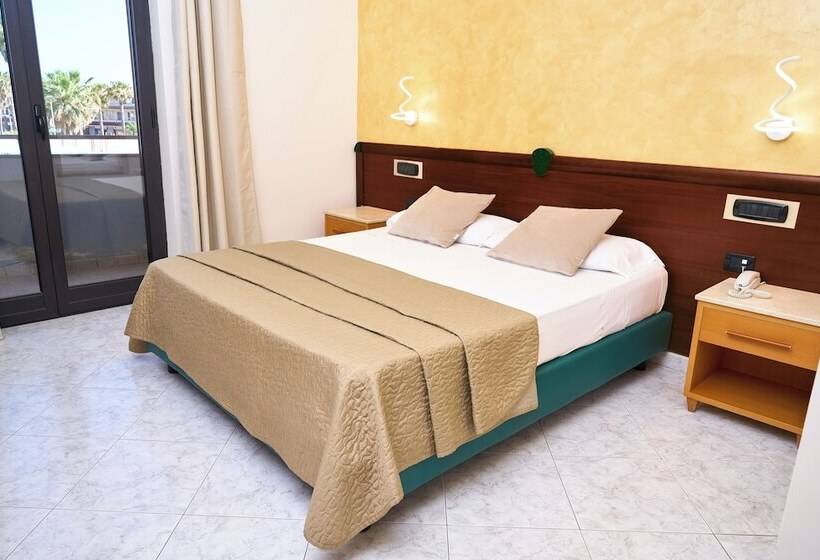 غرفة قياسية رباعية, Miramare
