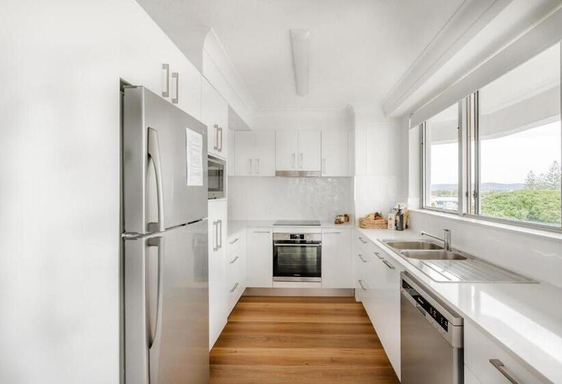Апартаменты 2 Спальни, Cashelmara Beachfront Apartments